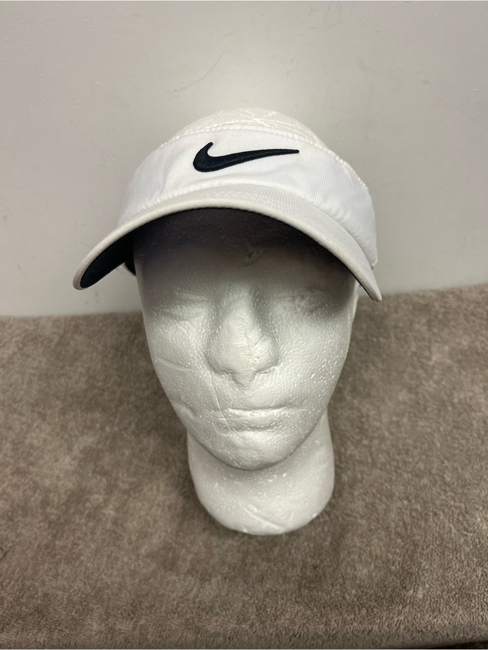 Nike Core Golf Visor White/Black Unisex Adjustable One Size Fits Most Dri-Fit